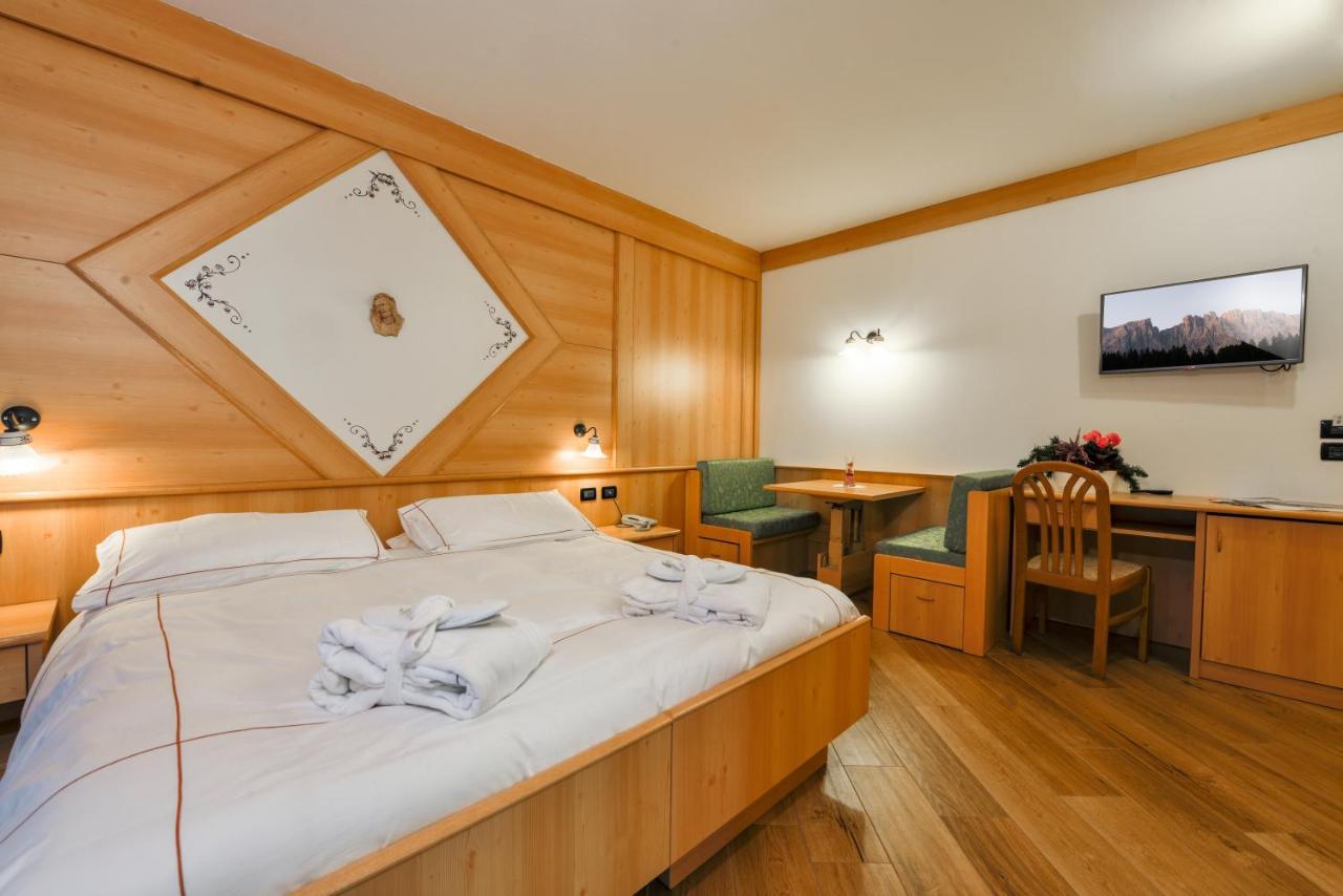 Chalet Pineta Relax Location Canazei Exteriör bild