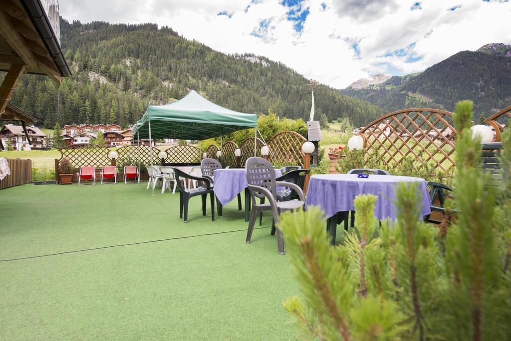 Chalet Pineta Relax Location Canazei Exteriör bild